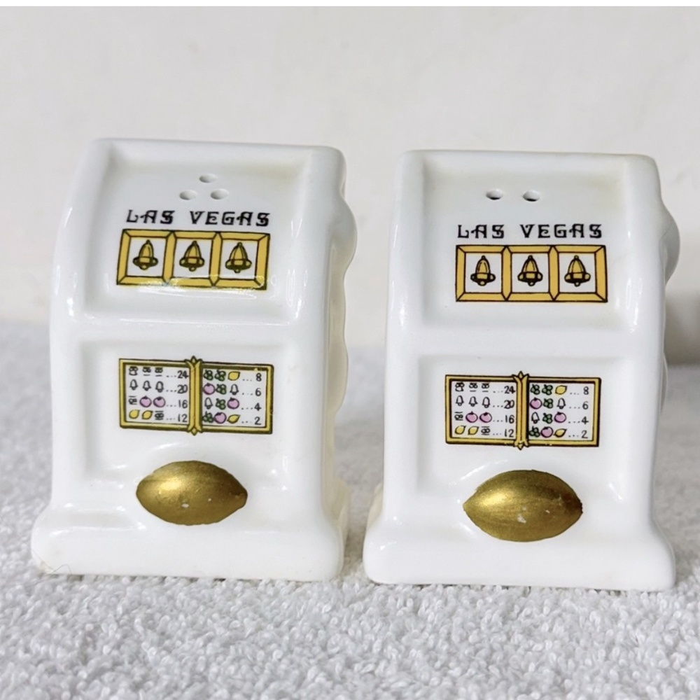Vintage Las Vegas Ceramic Salt & Pepper Shakers Rare